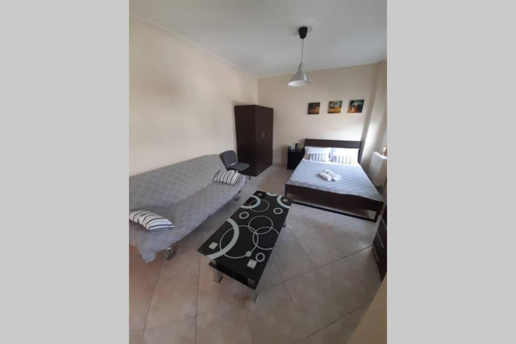 Chris 1 Apartment Каламата Екстериор снимка